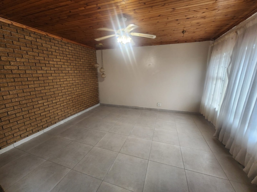 4 Bedroom Property for Sale in Pellissier Free State